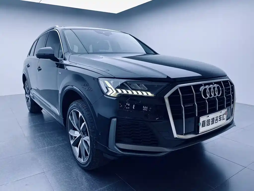 Audi Q7 2021 55 TFSI quattro S line sports version купить на сайте DeffCars