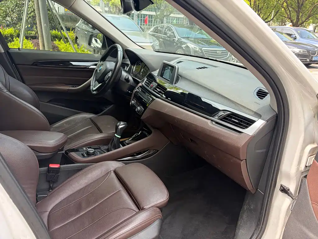BMW X1 2018 sDrive18Li Exclusive Model купить на сайте DeffCars