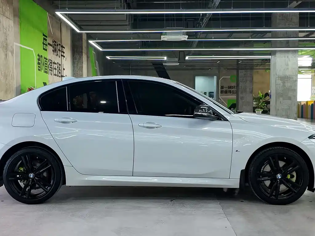 BMW 1 Series 2023 125i M Sports Night Edition купить на сайте DeffCars
