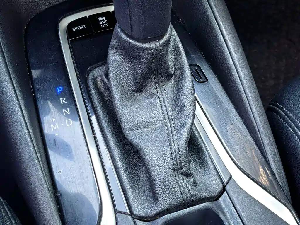Corolla 2019 1.2T S-CVT GL-i Deluxe Edition купить на сайте DeffCars