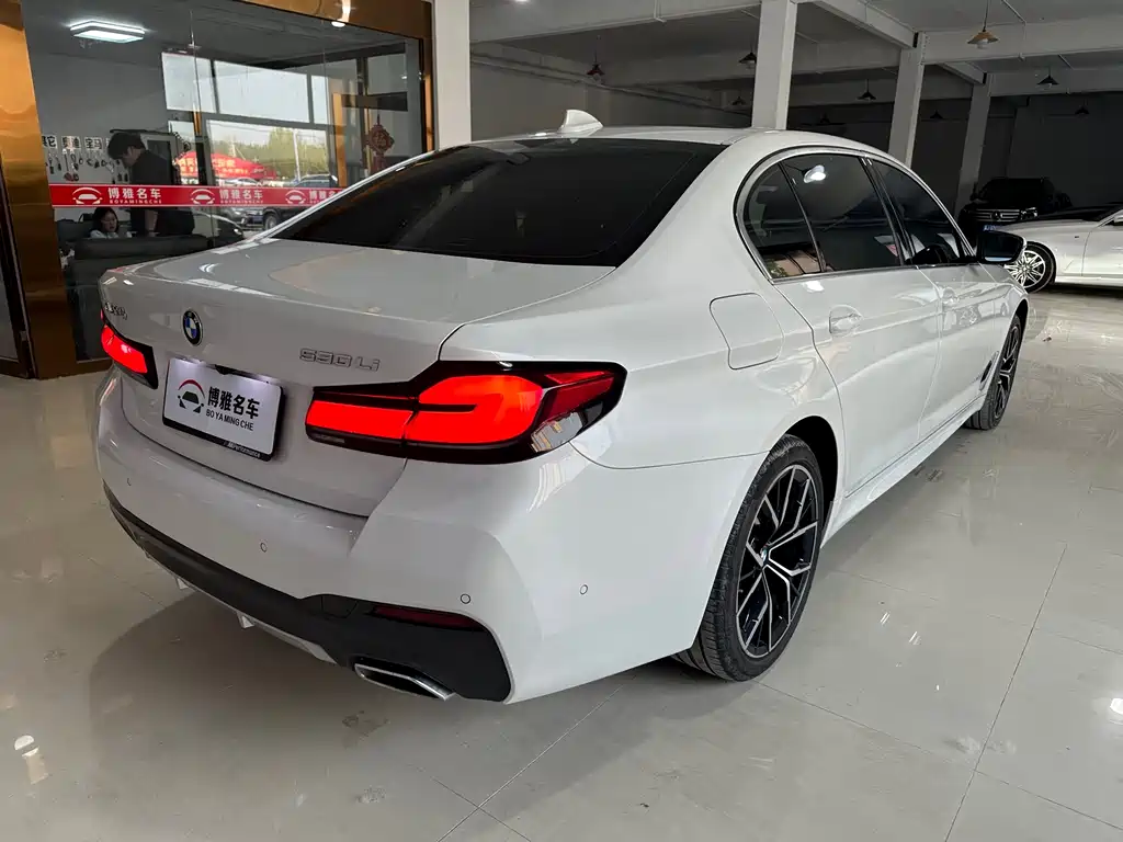 BMW 5 Series 2023 530Li Leading M Sports Package купить на сайте DeffCars