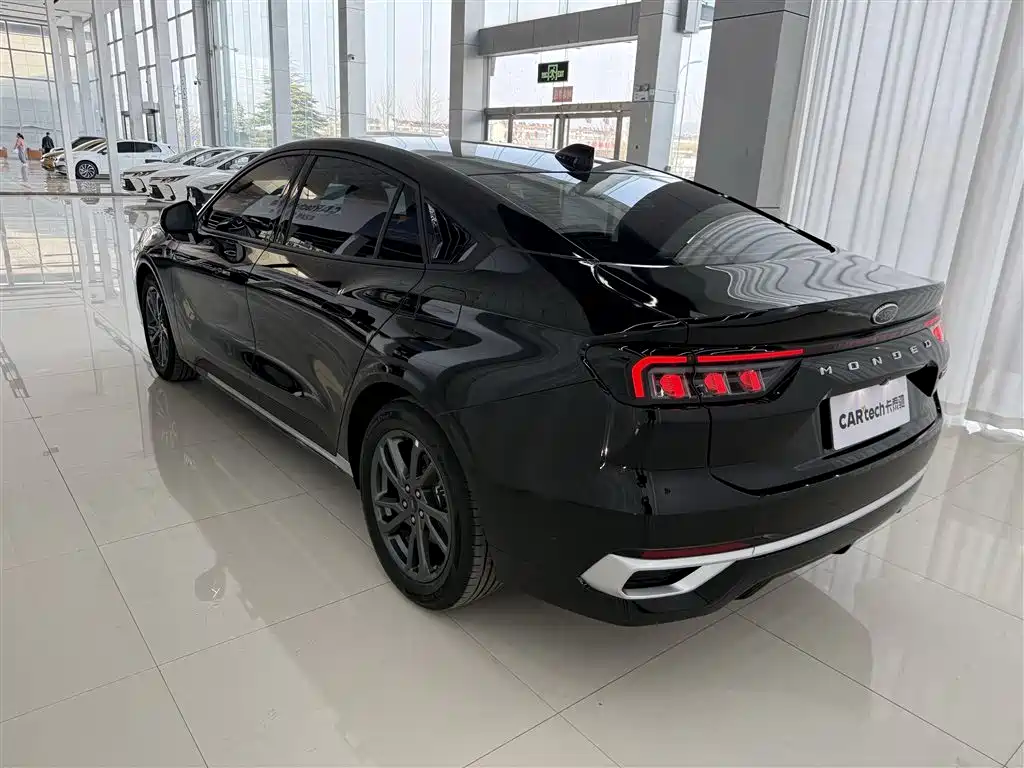 Mondeo 2025 2.0T EcoBoost Luxury купить на сайте DeffCars