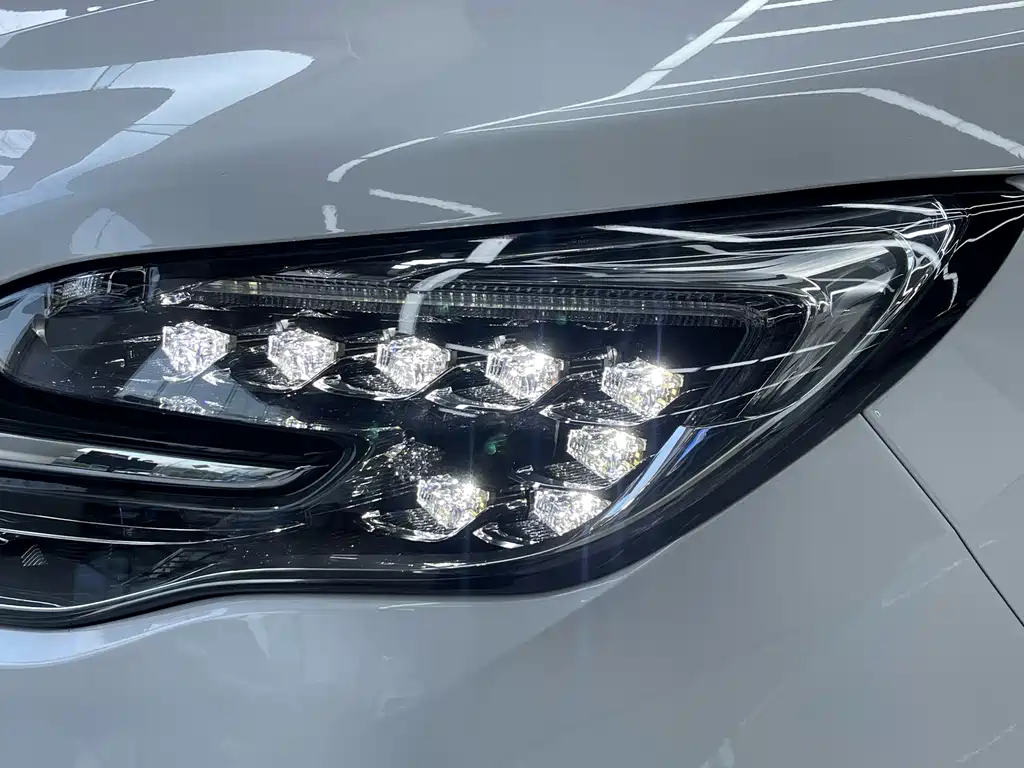 Buick GL8 2023 ES Lu Zun Exclusive Model купить на сайте DeffCars