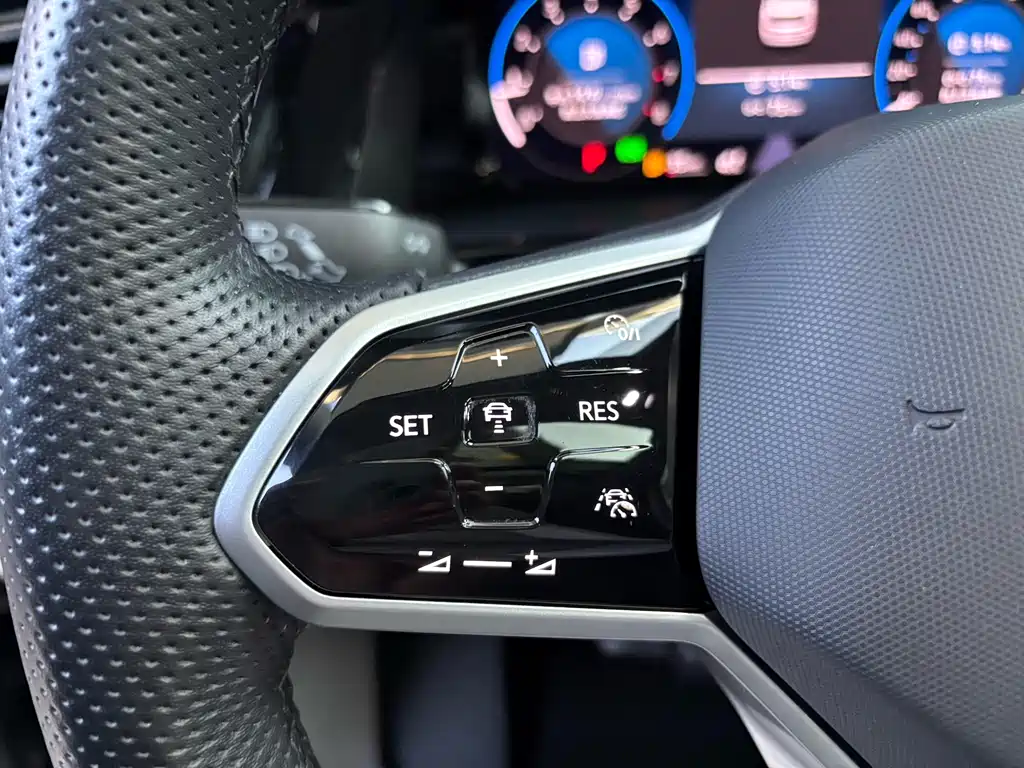 Touron 2022 380TSI four-wheel drive luxury version купить на сайте DeffCars
