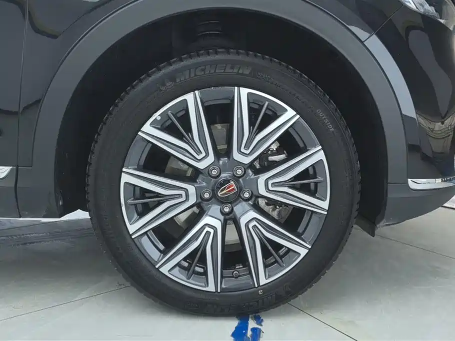 Hongqi HS5 2022 facelift 2.0T Zhilian Qixiang four-wheel drive version купить на сайте DeffCars