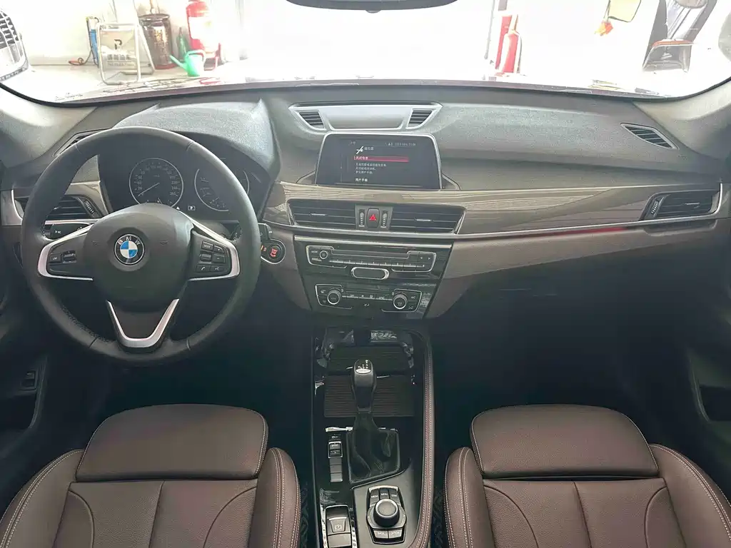 BMW X1 2018 sDrive18Li Exclusive Model купить на сайте DeffCars