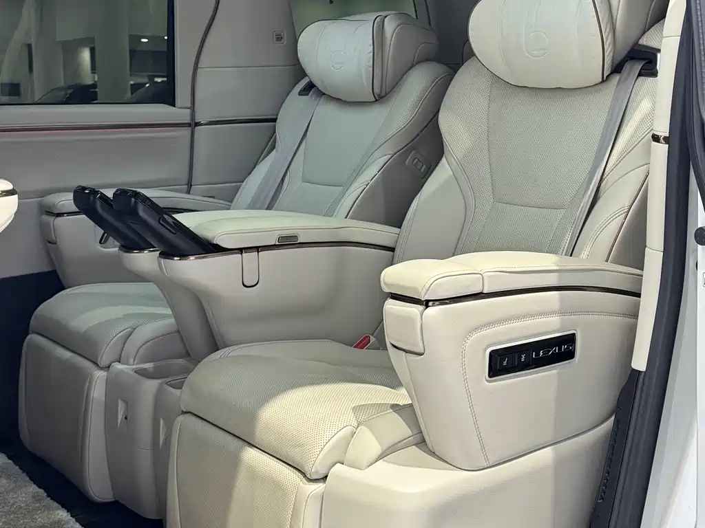 Lexus LM 2023 500h six-seater premium version купить на сайте DeffCars
