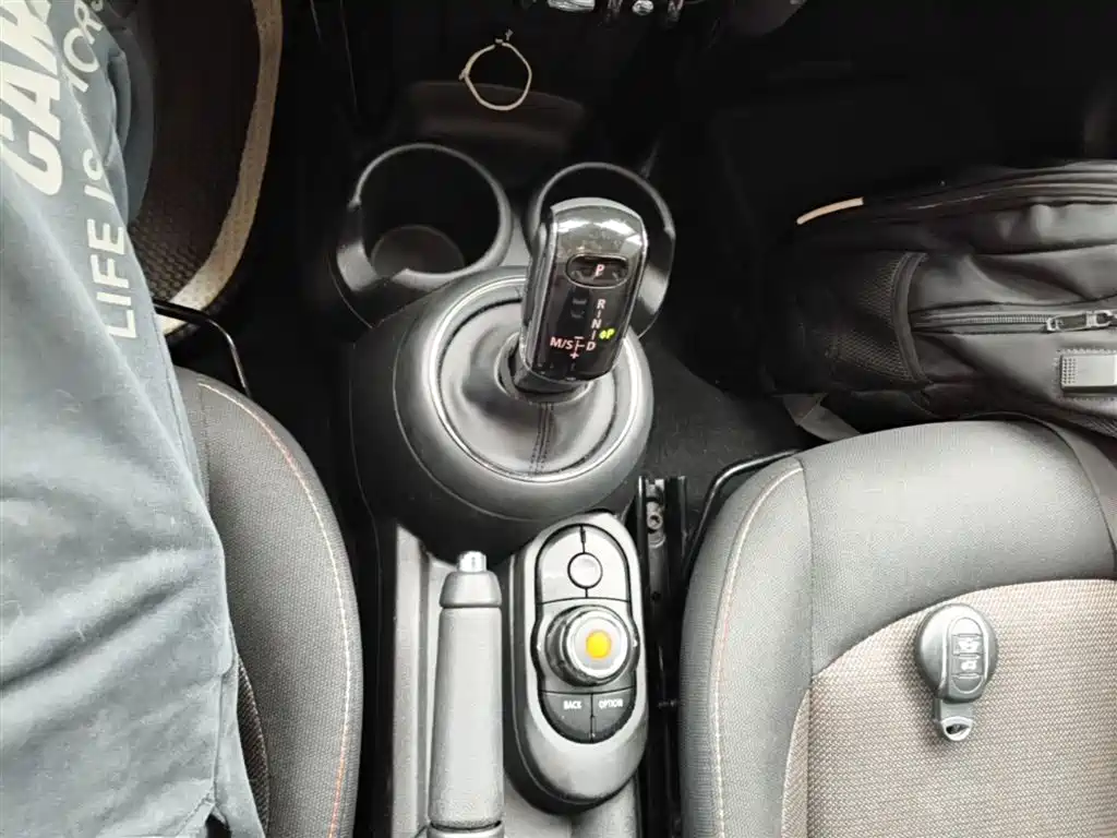 MINI 2018 1.5T ONE PLUS купить на сайте DeffCars