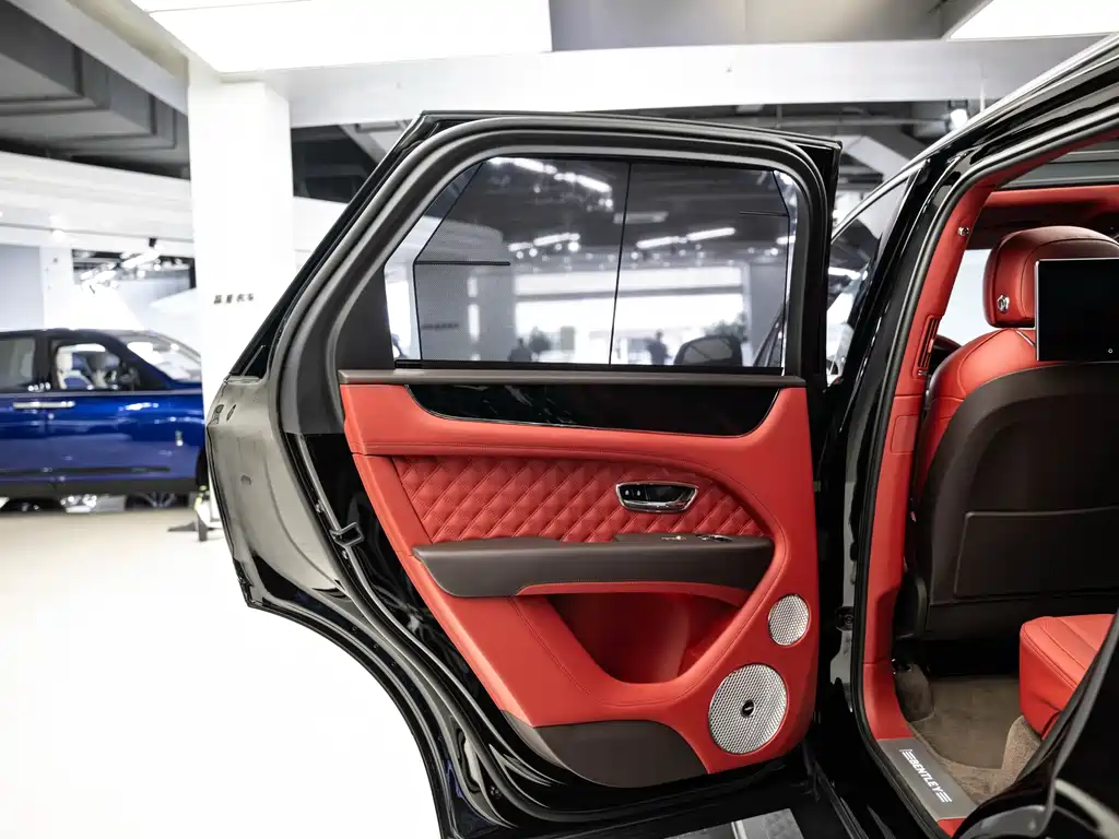Bentayga 2022 4.0T V8 купить на сайте DeffCars
