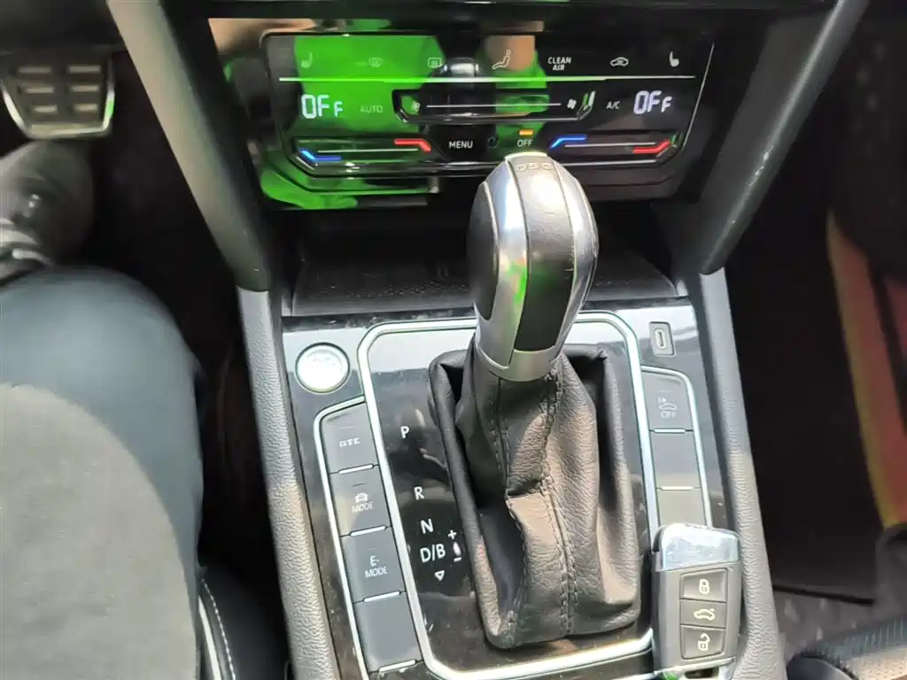 Magotan GTE plug-in hybrid 2022 GTE luxury model купить на сайте DeffCars