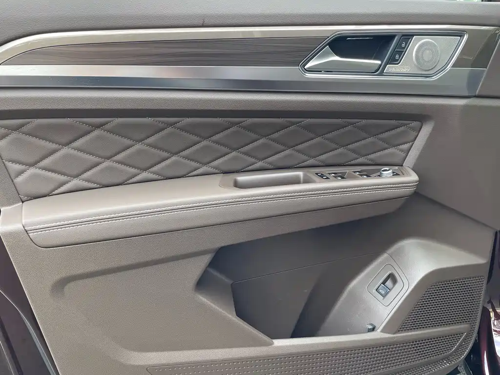 Weiran 2020 380TSI Ultimate Edition купить на сайте DeffCars