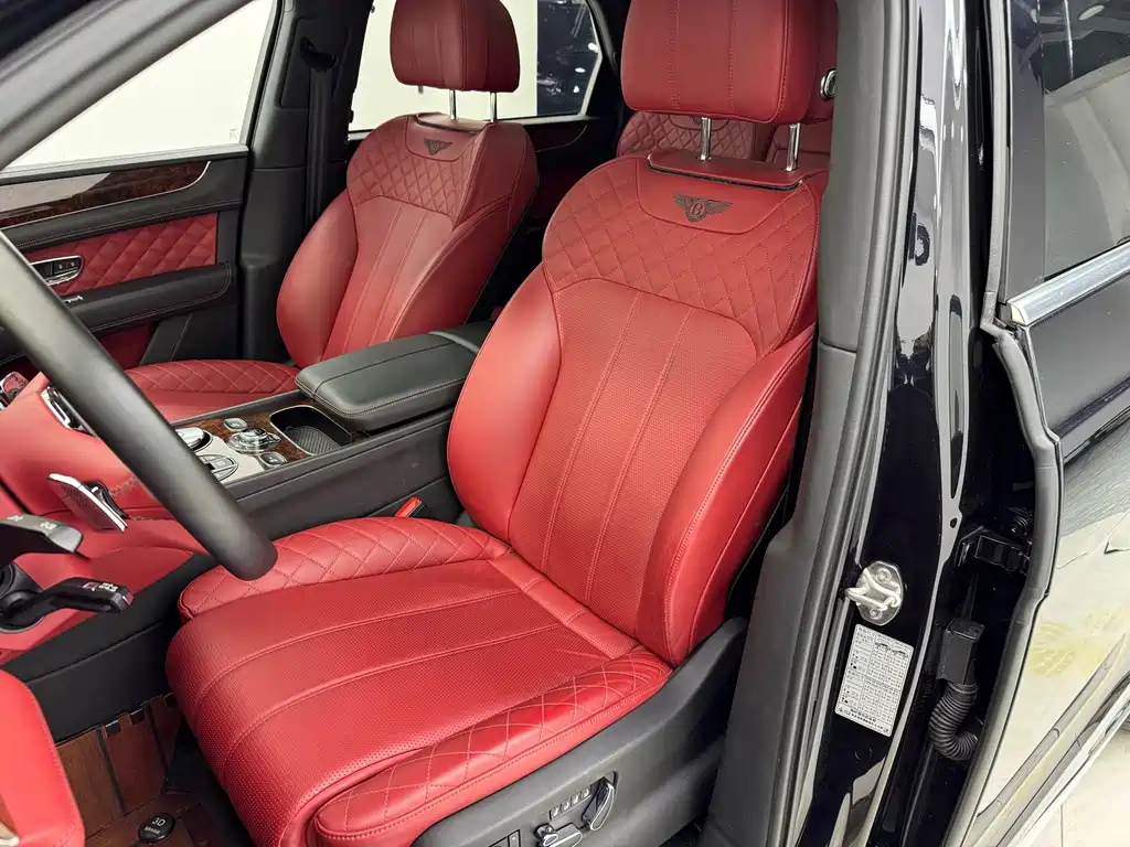 Bentayga 2016 6.0T Standard Edition купить на сайте DeffCars