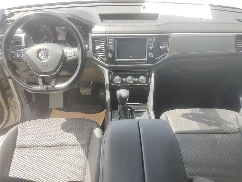 Touron 2017 380TSI four-wheel drive comfort version купить на сайте DeffCars