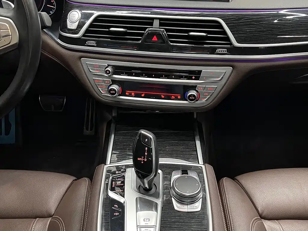 BMW 7 Series 2018 730Li Leading M Sports Package купить на сайте DeffCars