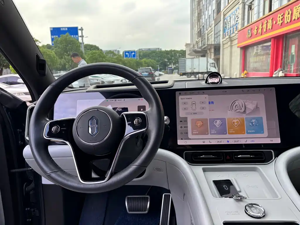 Wenjie M9 2024 extended range Ultra version 42kWh 6-seater version купить на сайте DeffCars