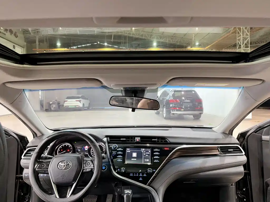 Camry 2018 2.0G Deluxe Edition купить на сайте DeffCars