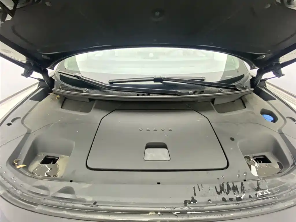 Volvo EM90 2025 Ultra six-seater купить на сайте DeffCars