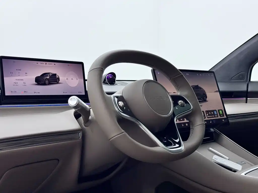 Zhijie R7 2025 extended range 251km Max купить на сайте DeffCars