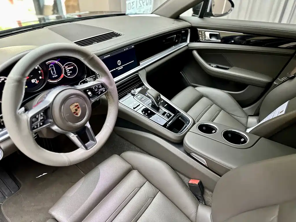 Panamera 2017 Panamera 4 Executive Extended Edition 3.0T купить на сайте DeffCars