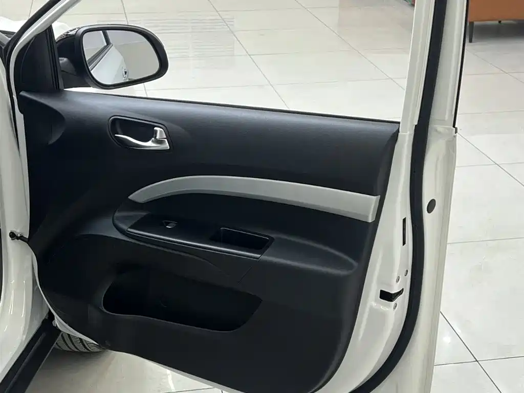 Yipao 2021 1.4L CVT fun sunroof model купить на сайте DeffCars