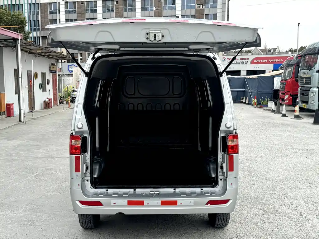 Hiace X30 2024 1.5L wealth van 2/5 seats front air conditioner купить на сайте DeffCars