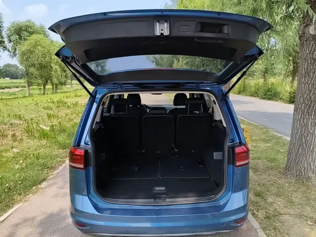 Touran 2018 TouranL 280TSI DSG Comfort Edition 7 Seater Country V купить на сайте DeffCars