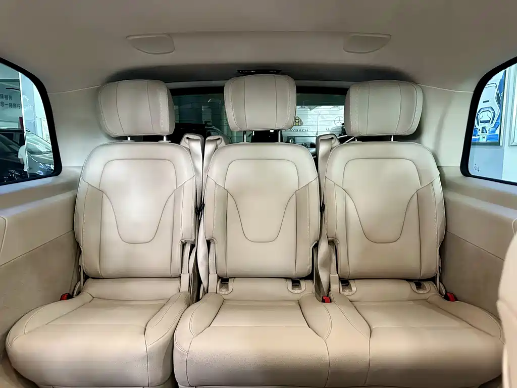 Mercedes-Benz V-Class 2022 V 260 L Long Wheelbase Luxury Edition купить на сайте DeffCars