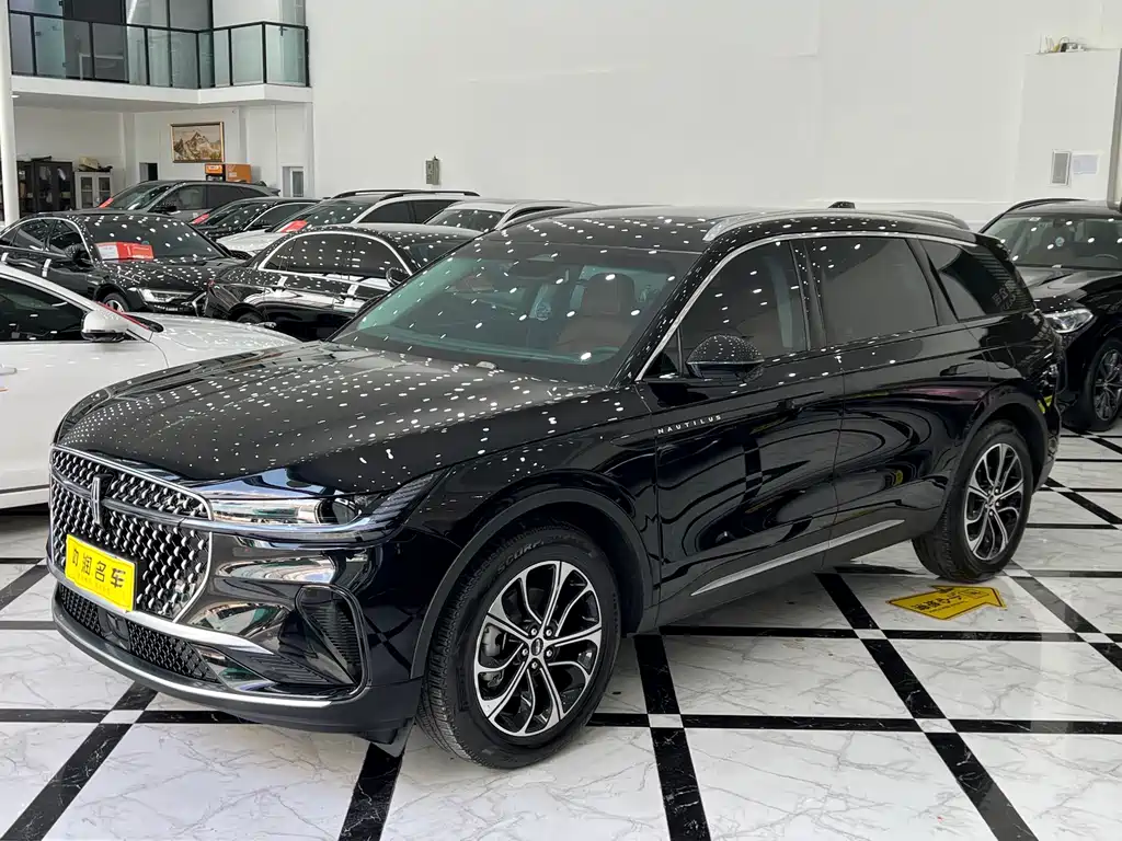 Voyager 2025 2.0T four-wheel drive Zunrui version купить на сайте DeffCars