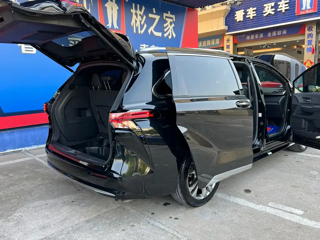 SIENNA 2023 2.5L Hybrid Platinum Edition купить на сайте DeffCars