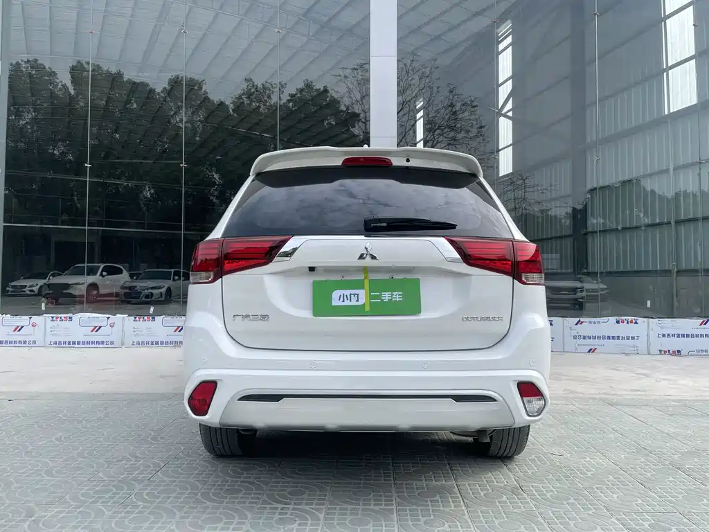 Outlander 2021 facelift 2.0L 2WD smooth version 5 seats купить на сайте DeffCars