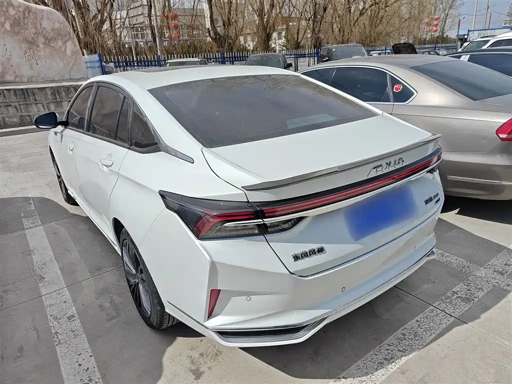 Yixuan MAX 2023 1.5T super dad version купить на сайте DeffCars