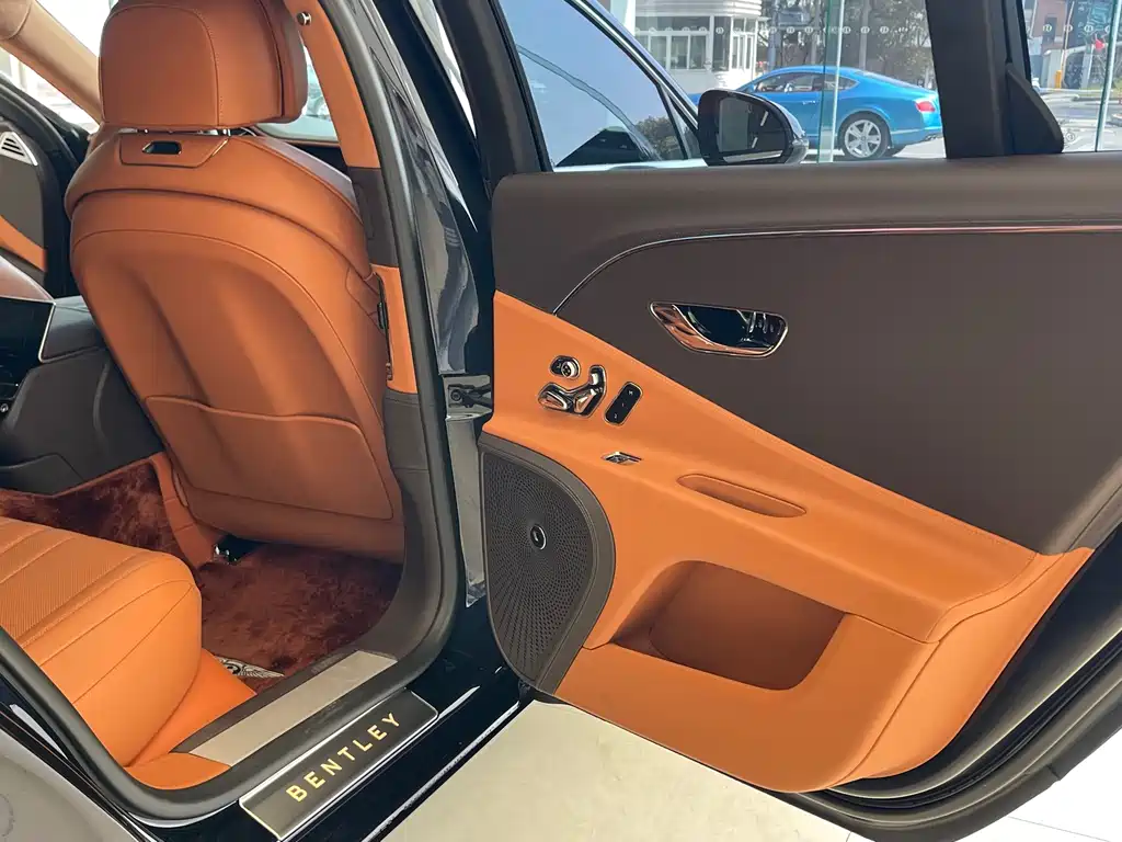 Flying Spur 2024 4.0T V8 Standard Edition купить на сайте DeffCars