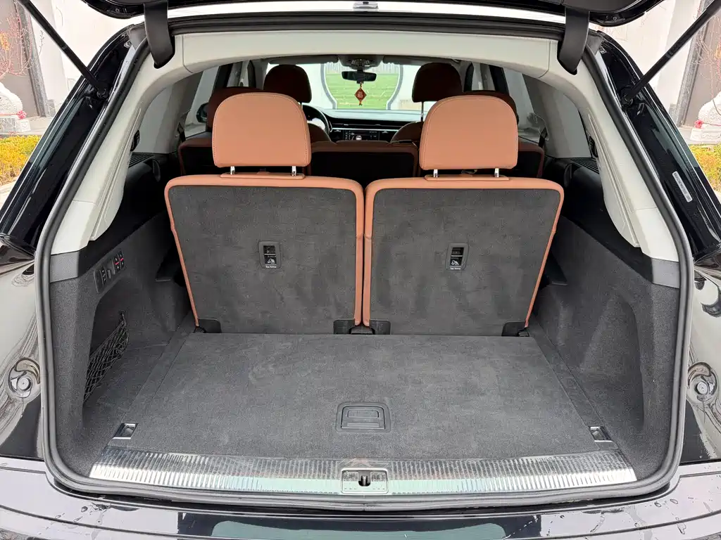 Audi Q7 2021 55 TFSI quattro S line sports version купить на сайте DeffCars