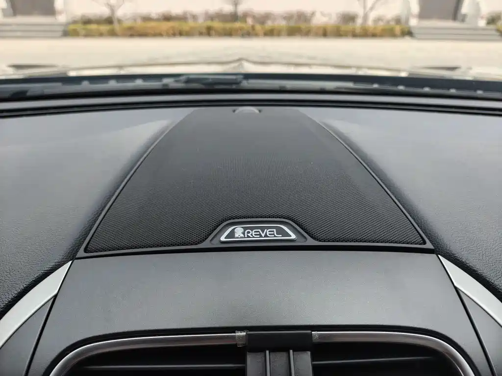 Voyager imported 2019 2.7T four-wheel drive premium version, National V купить на сайте DeffCars