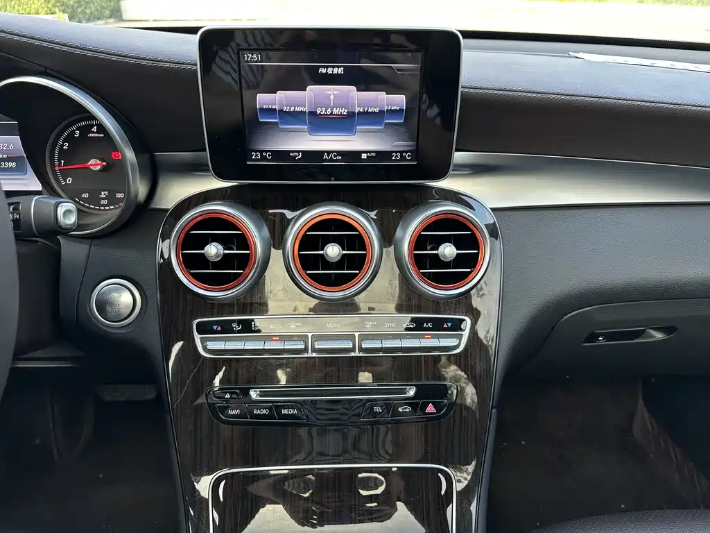 Mercedes-Benz GLC 2017 GLC 260 4MATIC luxury model купить на сайте DeffCars