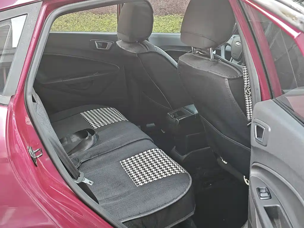 Carnival 2013 hatchback 1.5L automatic stylish model купить на сайте DeffCars