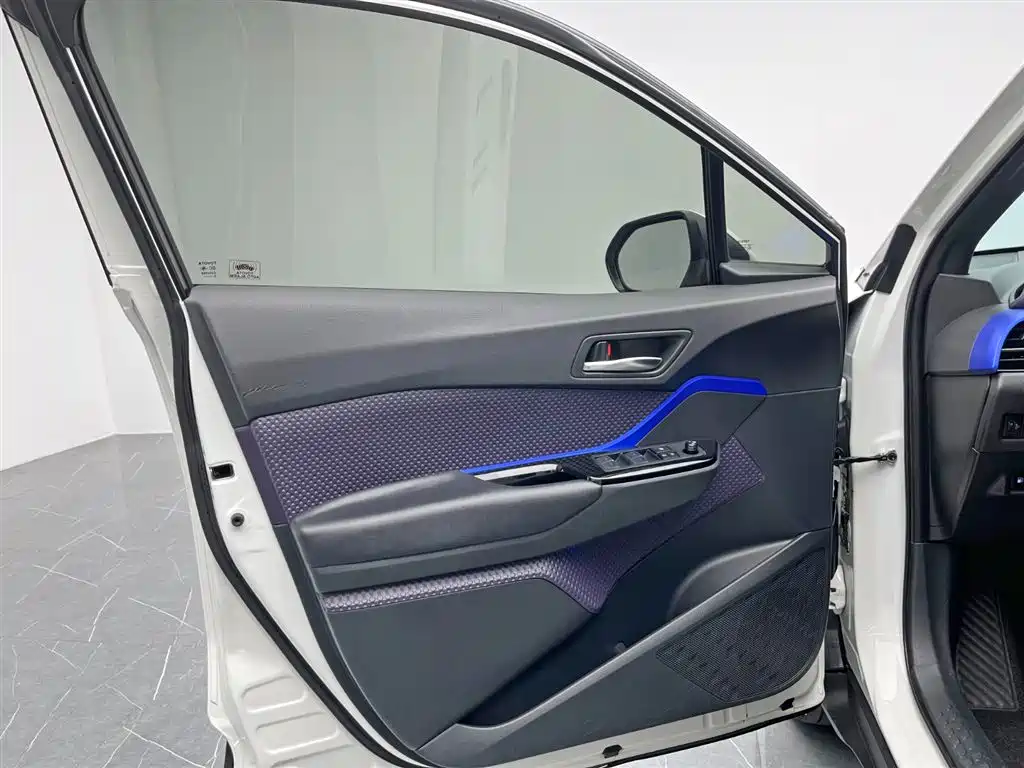 Yize IZOA 2020 2.0L Yixiang Edition купить на сайте DeffCars