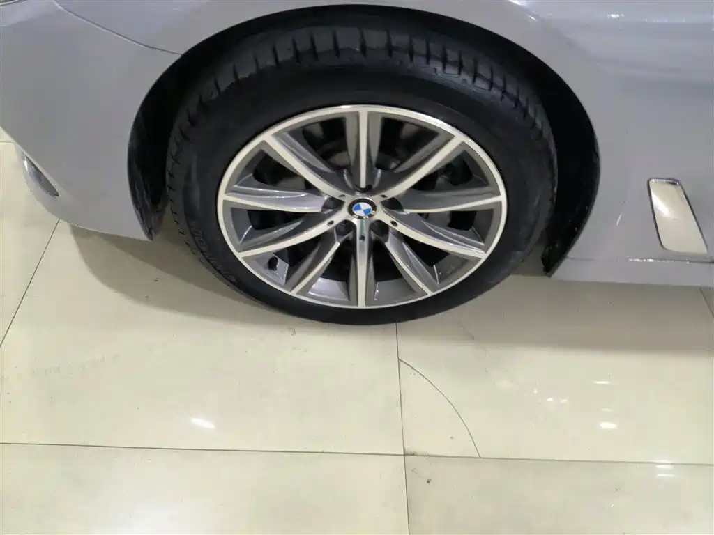 BMW 5 Series 2018 528Li Special Edition launched купить на сайте DeffCars