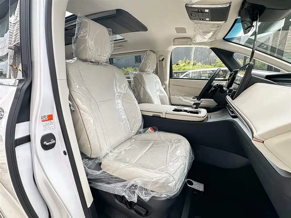 Lexus LM 2025 500h six-seater premium version купить на сайте DeffCars