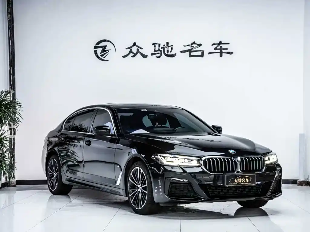 BMW 5 Series 2022 530Li Leading M Sports Package купить на сайте DeffCars