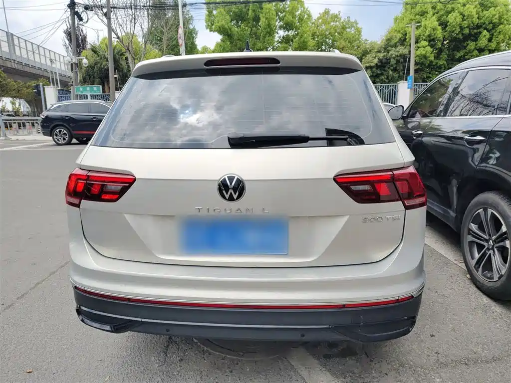 Tiguan L 2024 Outstanding Model 300TSI Automatic Two-wheel Drive Dragon Edition купить на сайте DeffCars