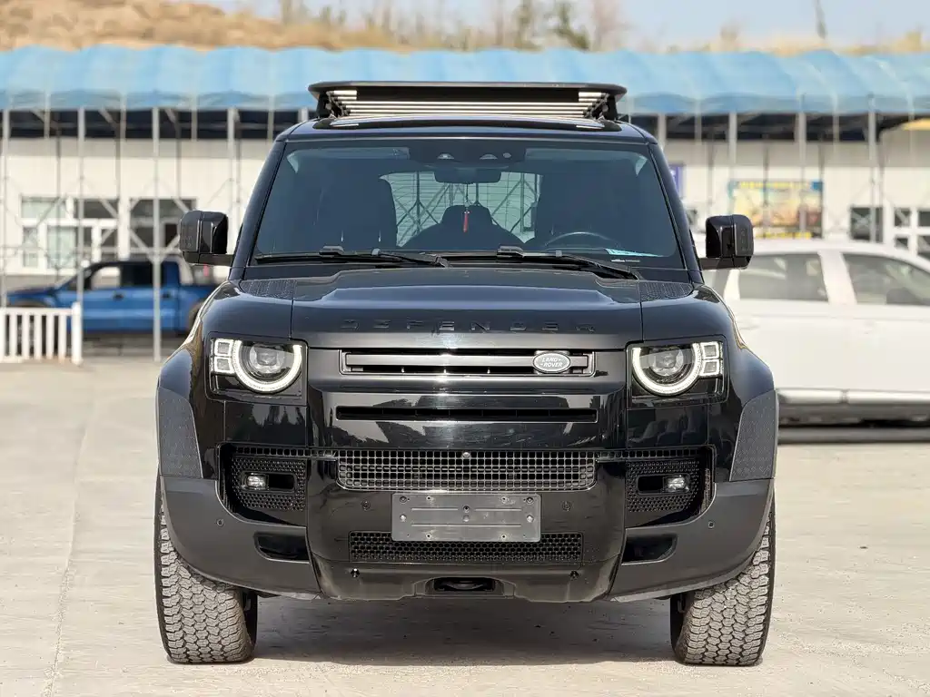 Land Rover Defender 2020 110 P400 first matte silver special package version купить на сайте DeffCars