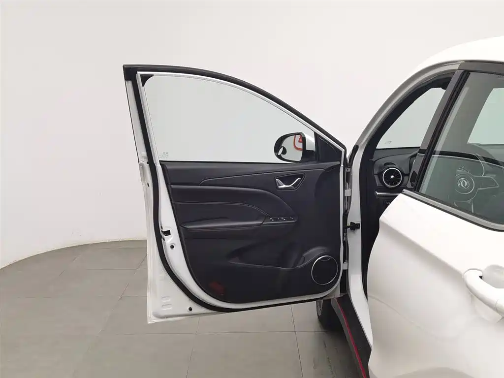 Fengguang 500 2022 model 1.5L CVT exclusive model купить на сайте DeffCars
