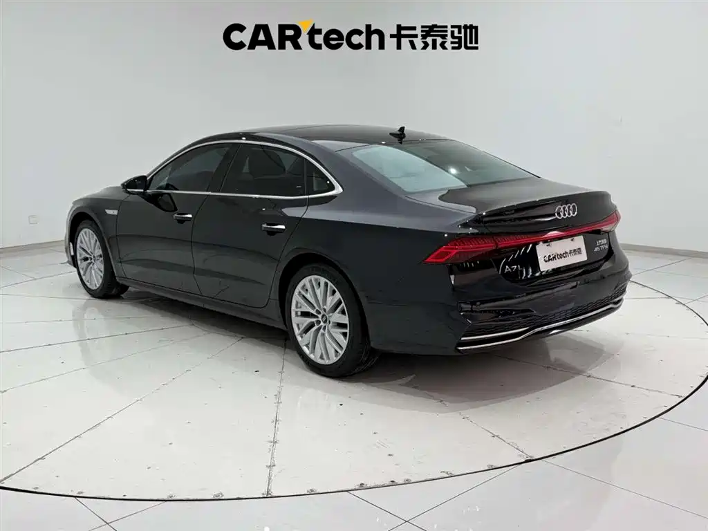 Audi A7L 2024 45TFSI S-line Dream Building Liquid Crystal Package купить на сайте DeffCars