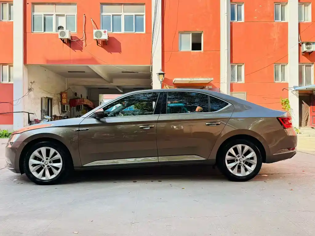 Superb 2016 TSI280 DSG Enactus Edition купить на сайте DeffCars