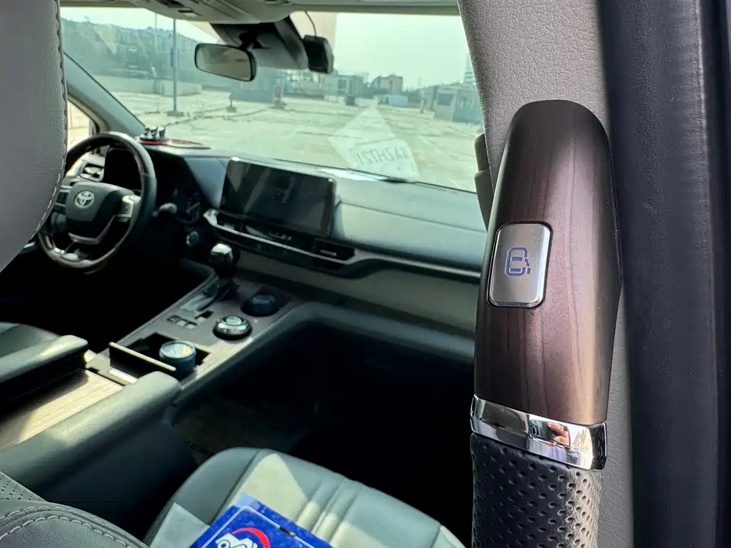 SIENNA 2023 2.5L Hybrid Comfort Edition купить на сайте DeffCars