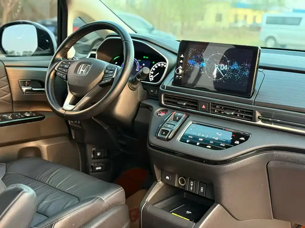 Alison 2024 2.0L e:HEV Deluxe Edition купить на сайте DeffCars
