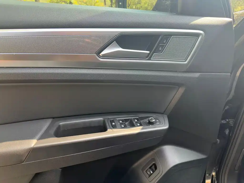 Touron 2020 530 V6 four-wheel drive luxury version National VI купить на сайте DeffCars