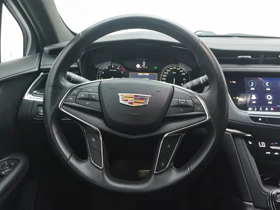 Cadillac XT5 2020 28T luxury model купить на сайте DeffCars