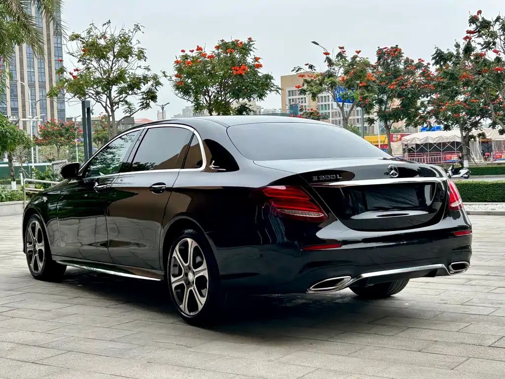 Mercedes-Benz E-Class 2017 E 300 L Luxury Model купить на сайте DeffCars
